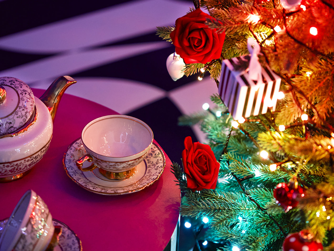 Set up the perfect Christmas party with Twinkly smart LED lights