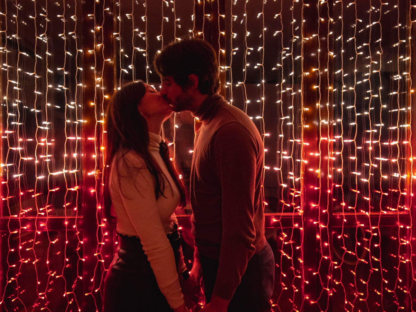 Mood lighting tips and ideas for date night at home